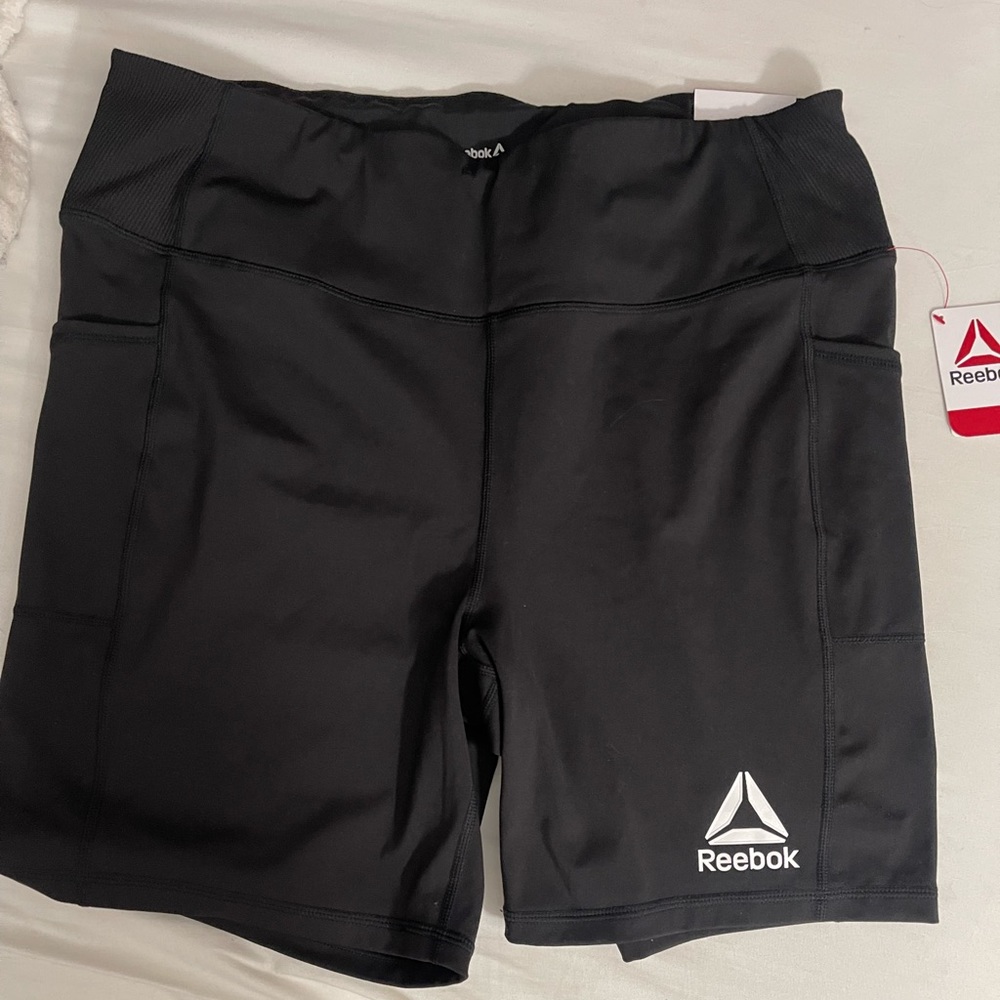 Reebok fitted high rise short